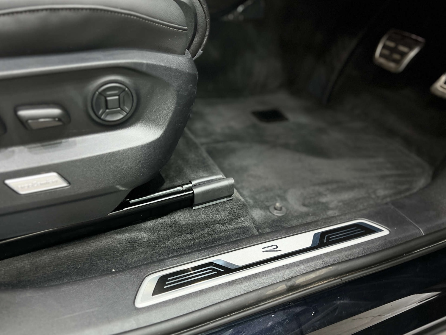 Used Volkswagen Touareg 2023 for sale - 76422511: Photo 35