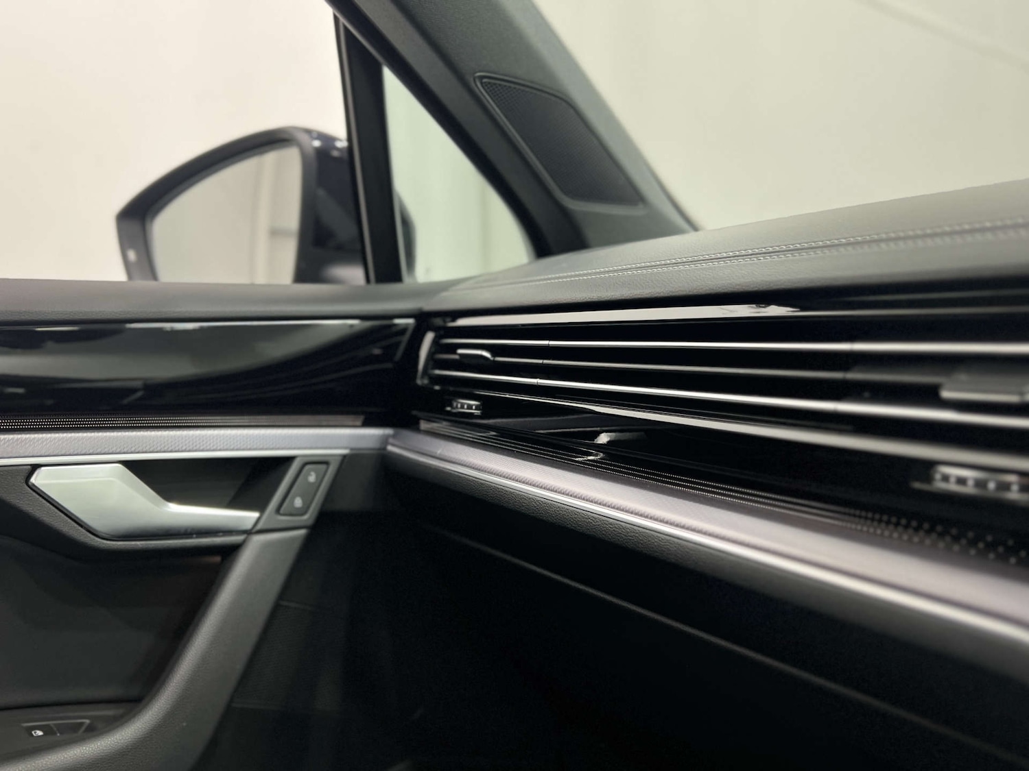 Used Volkswagen Touareg 2023 for sale - 76422511: Photo 39