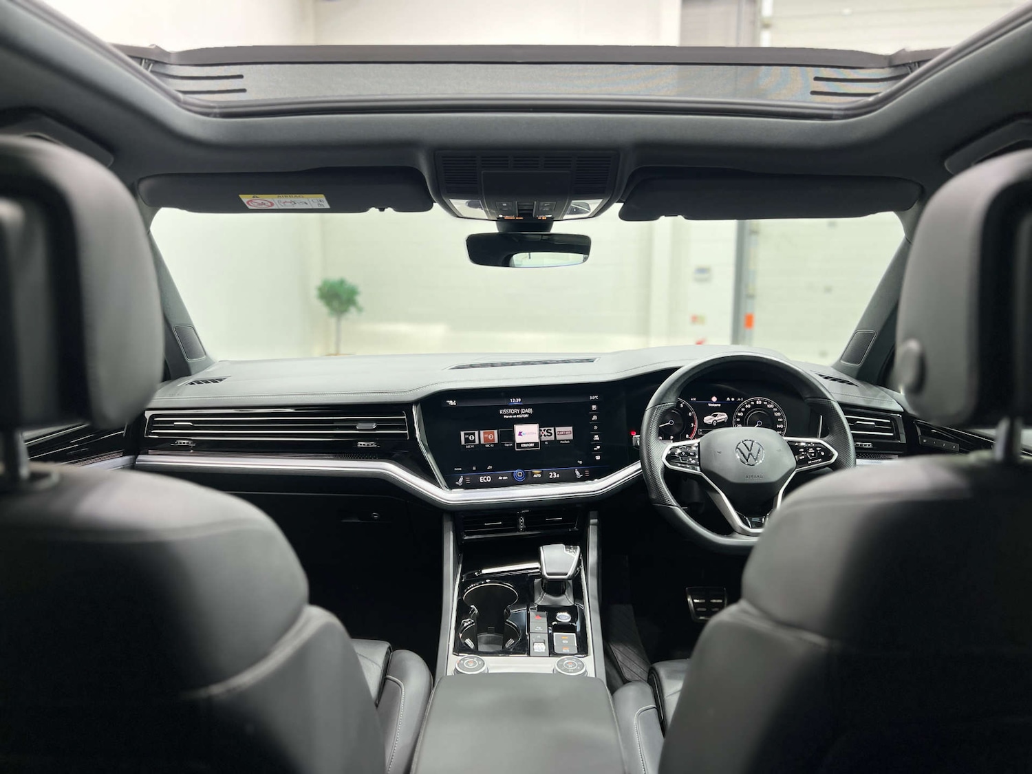 Used Volkswagen Touareg 2023 for sale - 76422511: Photo 41