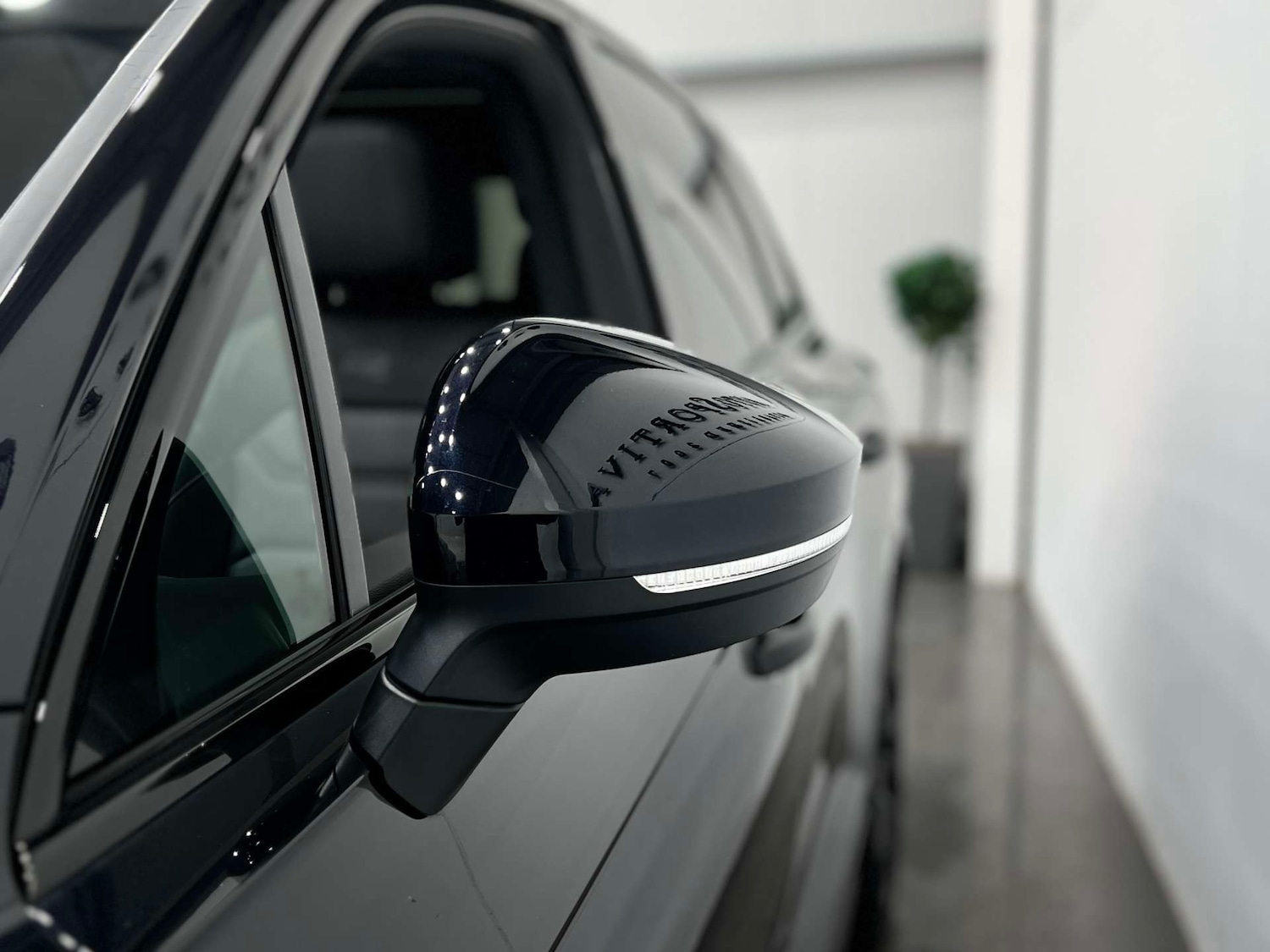 Used Volkswagen Touareg 2023 for sale - 76422511: Photo 45