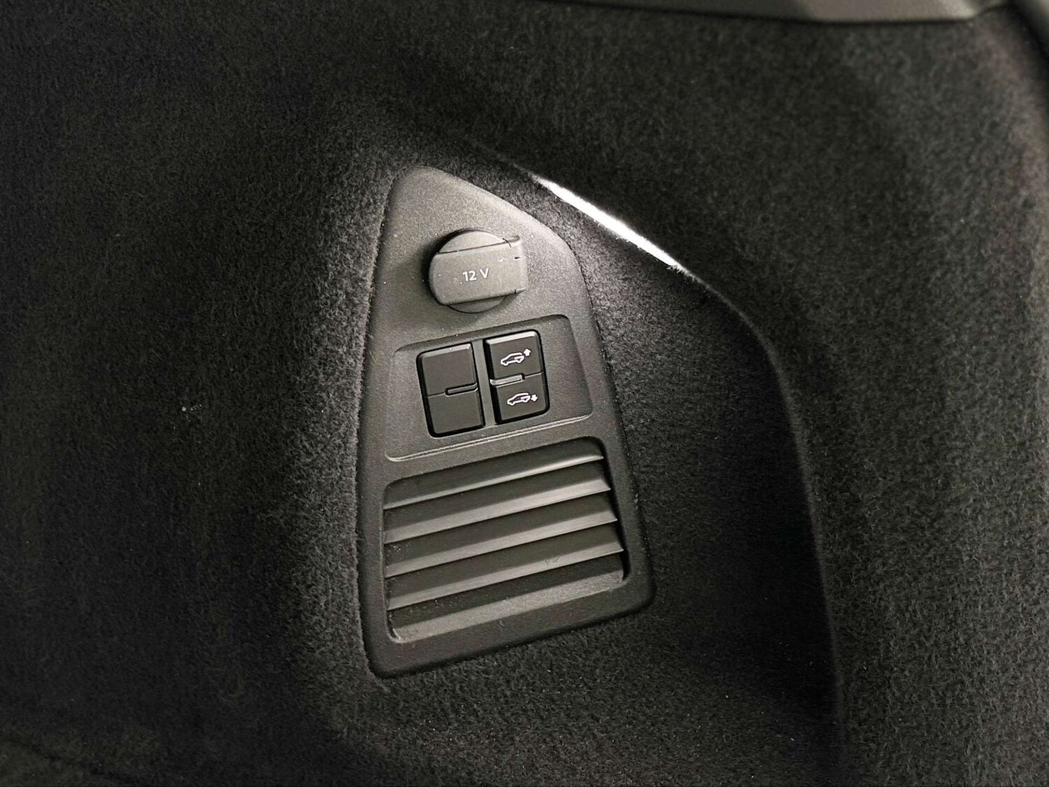 Used Volkswagen Touareg 2021 for sale - 76462102: Photo 32