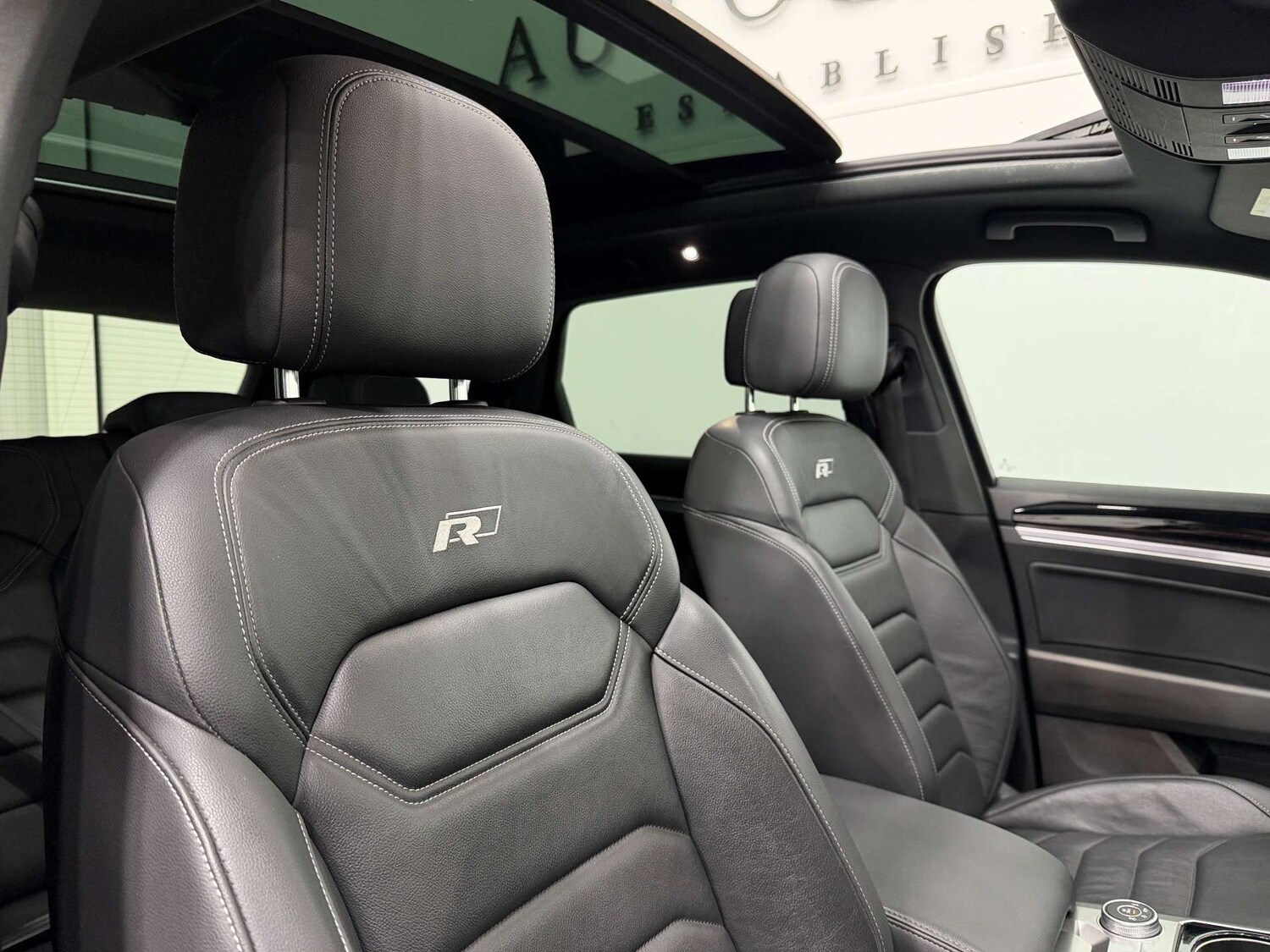 Used Volkswagen Touareg 2021 for sale - 76462102: Photo 37