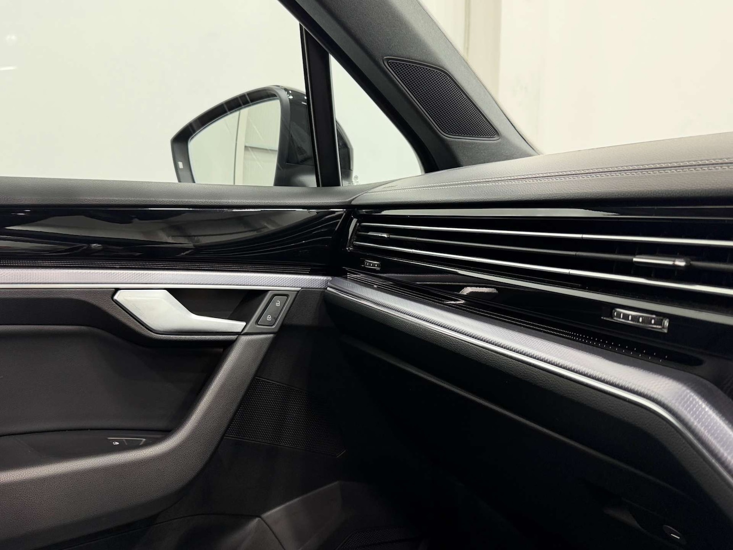 Used Volkswagen Touareg 2021 for sale - 76462102: Photo 38