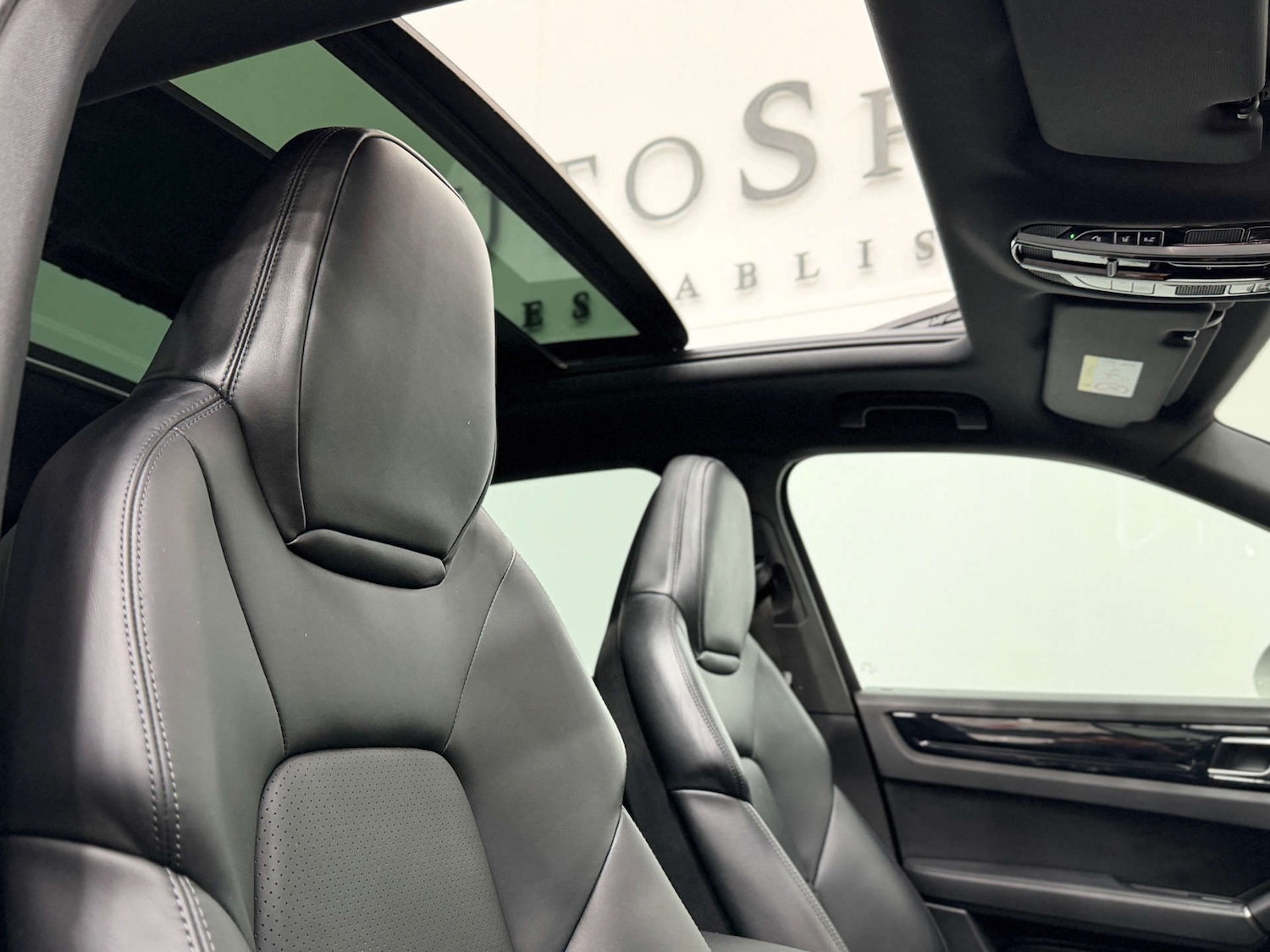 Used Porsche Cayenne 2022 for sale - 76951447: Photo 43