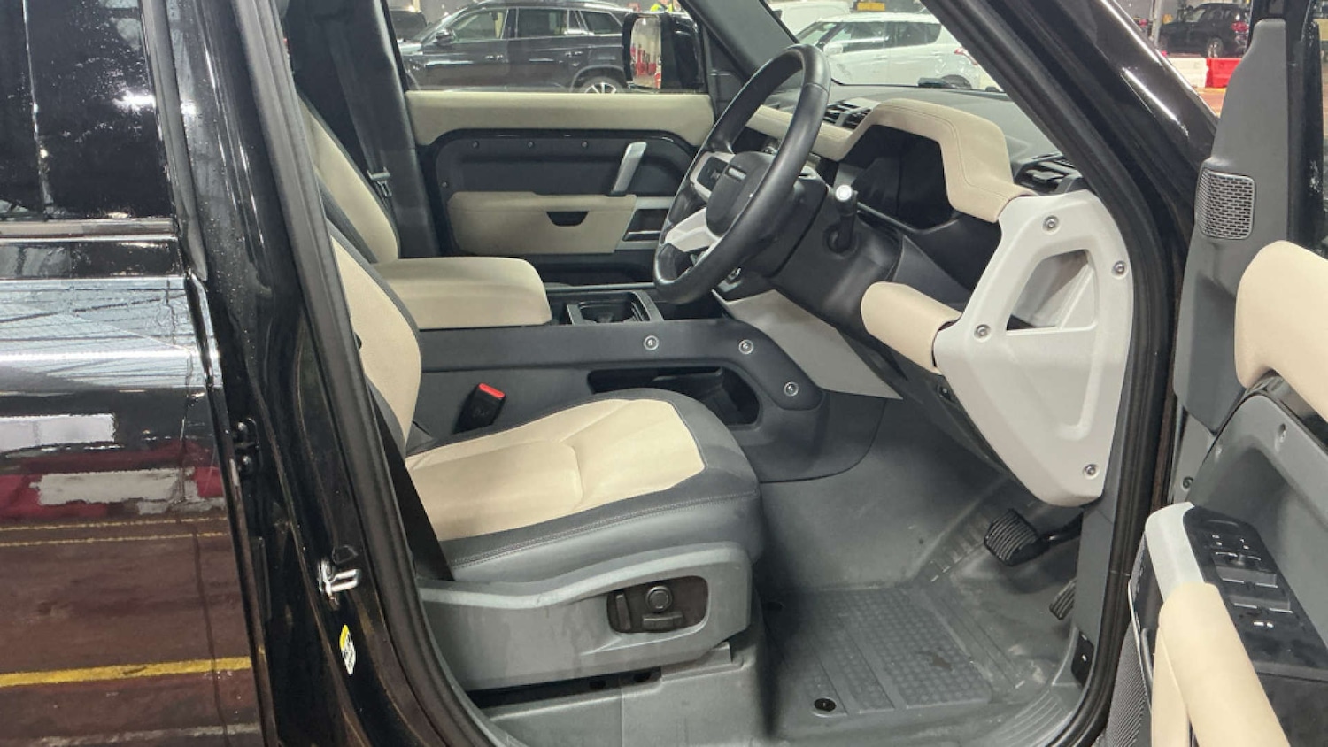 Used Land Rover Defender 2023 for sale - 77449537: Photo 3