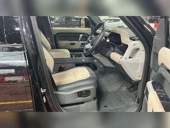 Used Land Rover Defender 2023 for sale - 77449537: Photo