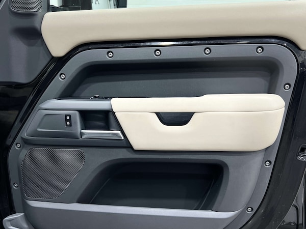 Used Land Rover Defender 2022 for sale - 76068169: Photo 25
