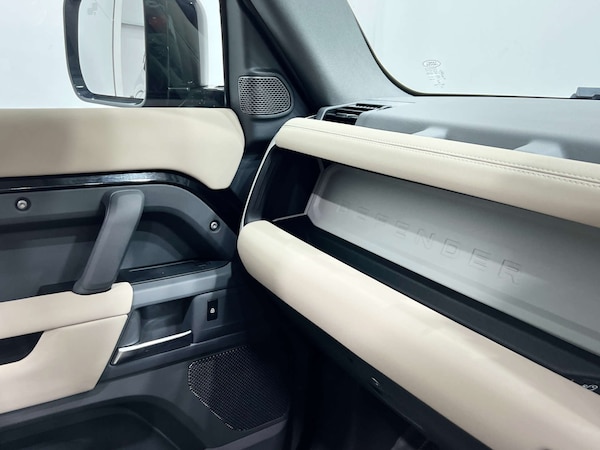Used Land Rover Defender 2022 for sale - 76068169: Photo 28