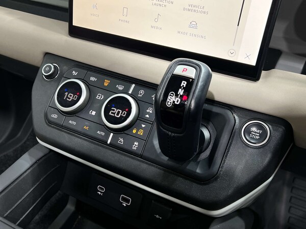 Used Land Rover Defender 2022 for sale - 76068169: Photo 38