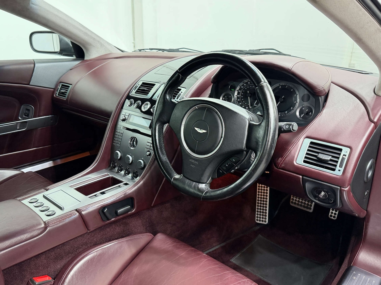 Used Aston Martin DB9 2004 for sale - 76576486: Photo 16