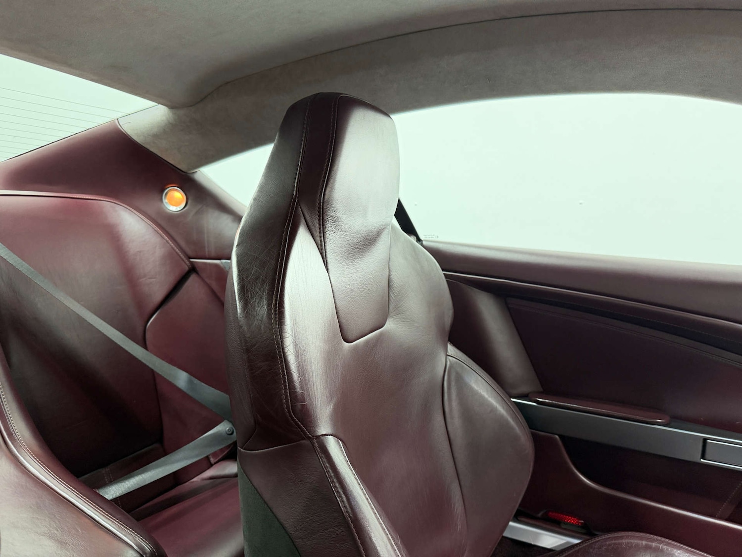 Used Aston Martin DB9 2004 for sale - 76576486: Photo 34