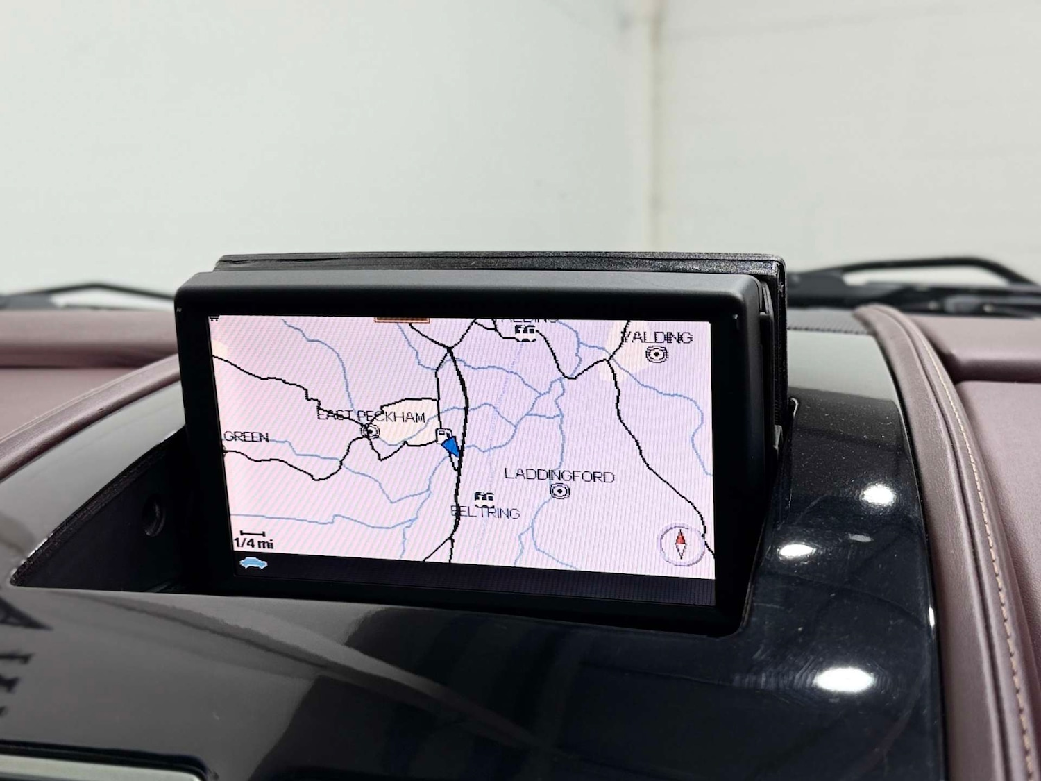 Used Aston Martin DB9 2004 for sale - 76576486: Photo 38