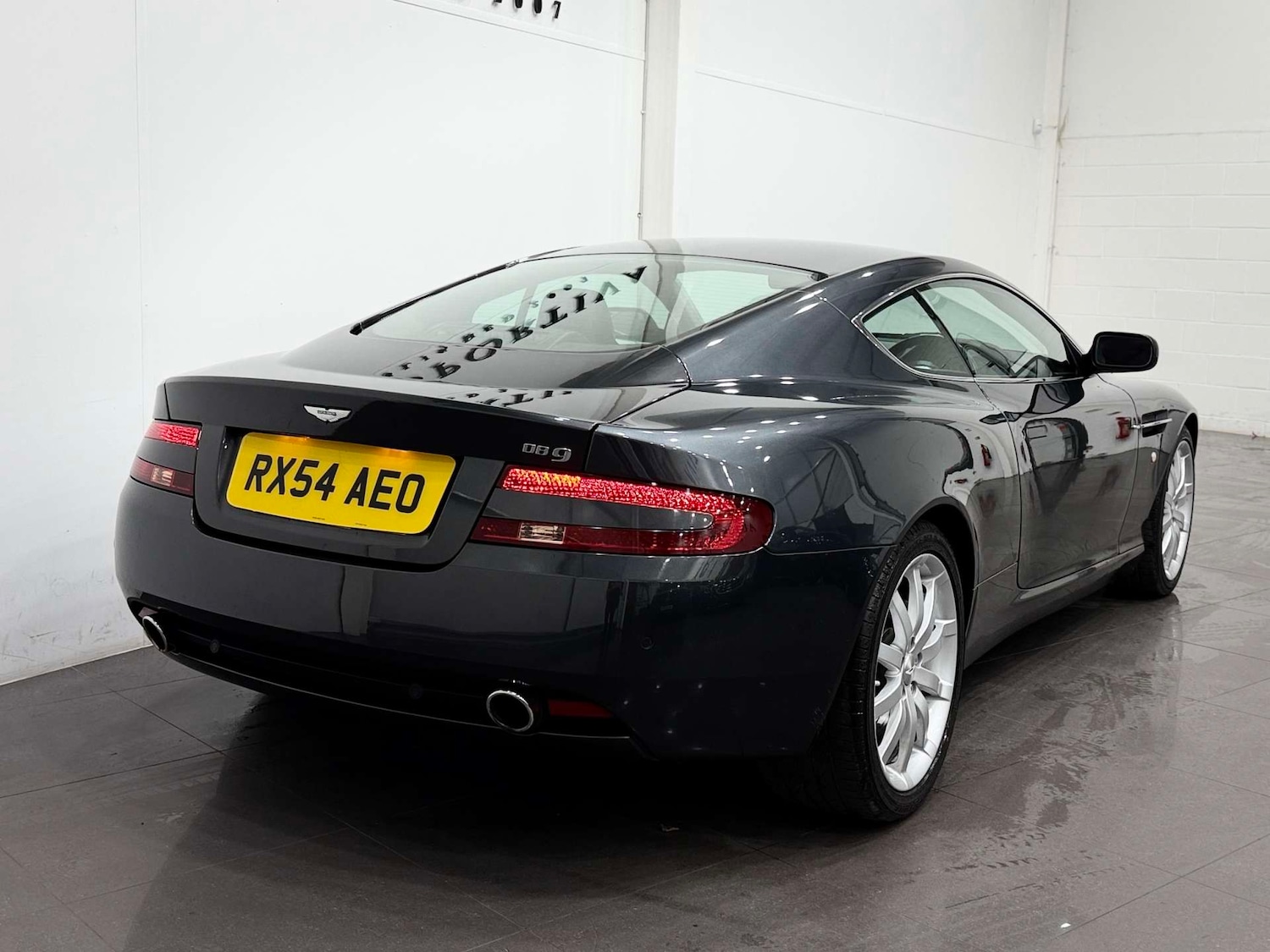 Used Aston Martin DB9 2004 for sale - 76576486: Photo 5