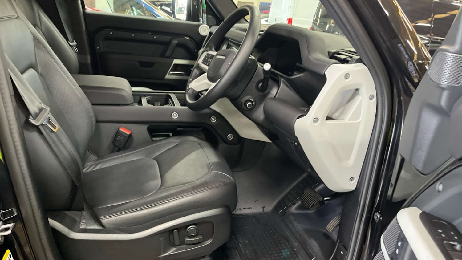 Used Land Rover Defender 2024 for sale - 77847548: Photo 2