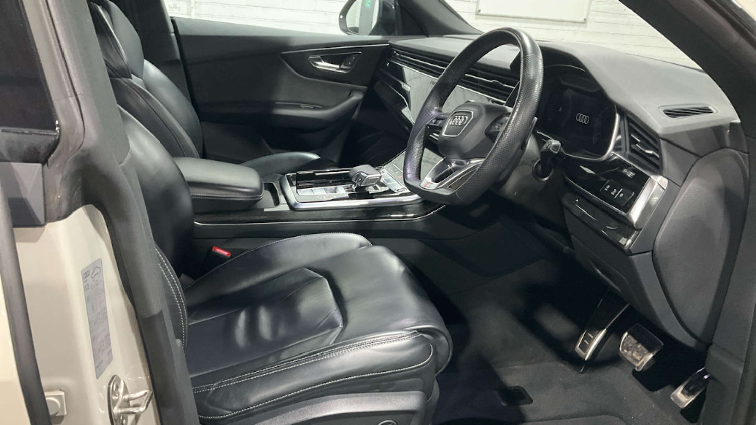 Used Audi Q8 2021 for sale - 77065870: Photo 2