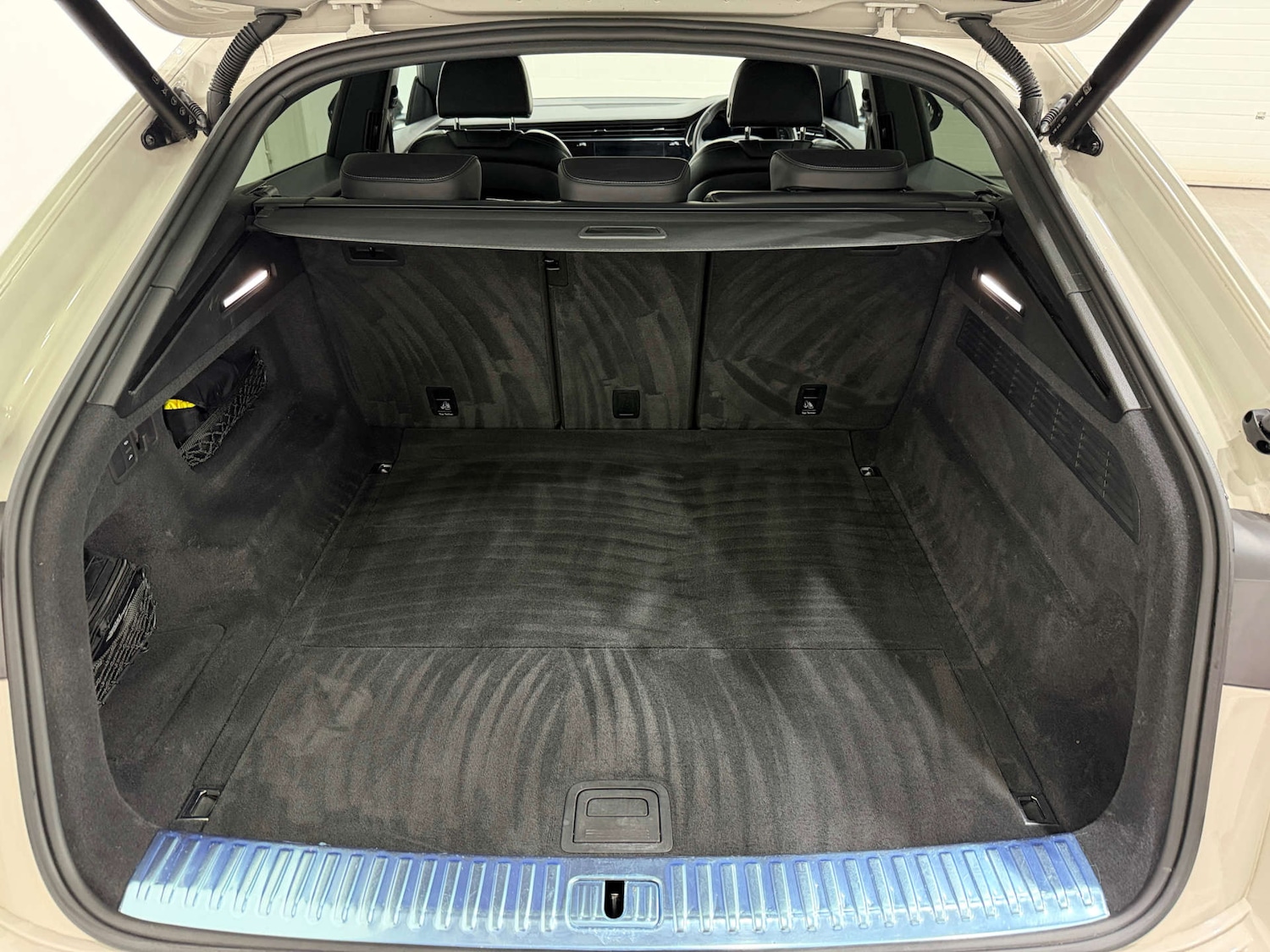 Used Audi Q8 2021 for sale - 77065870: Photo 31