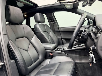 Used Porsche Macan 2024 for sale - 79459665: Photo