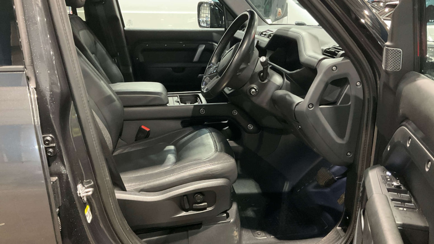 Used Land Rover Defender 2022 for sale - 77446361: Photo 4