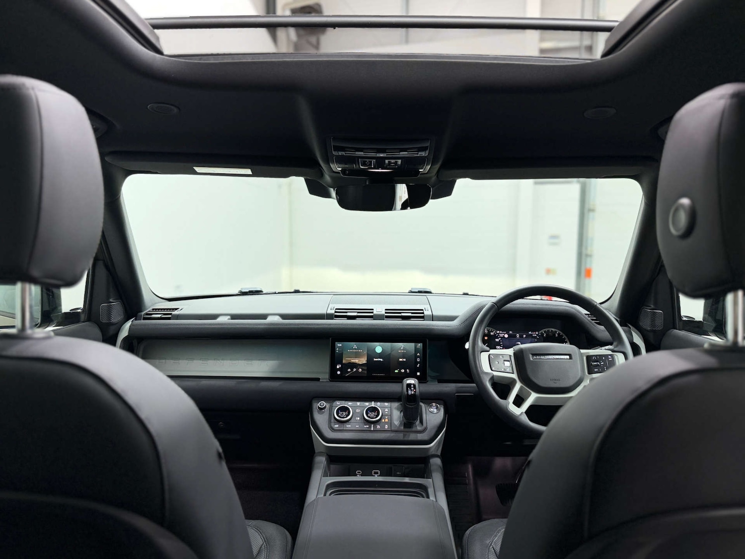 Used Land Rover Defender 2023 for sale - 76642919: Photo 20