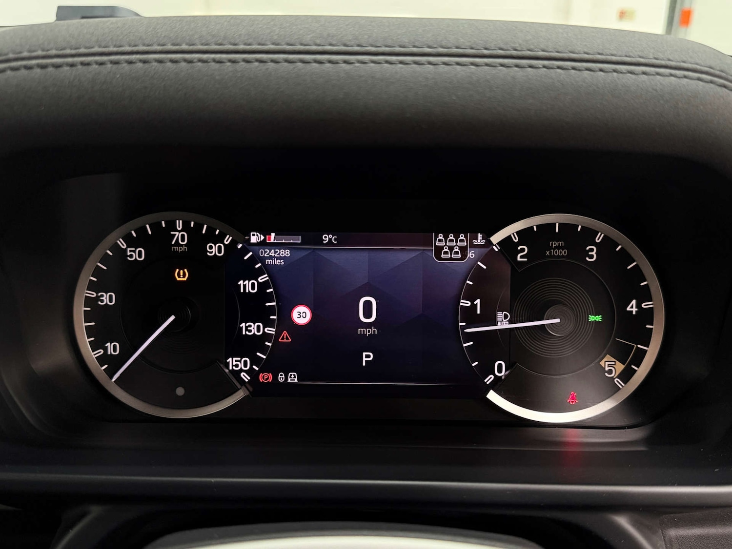 Used Land Rover Defender 2023 for sale - 76642919: Photo 25