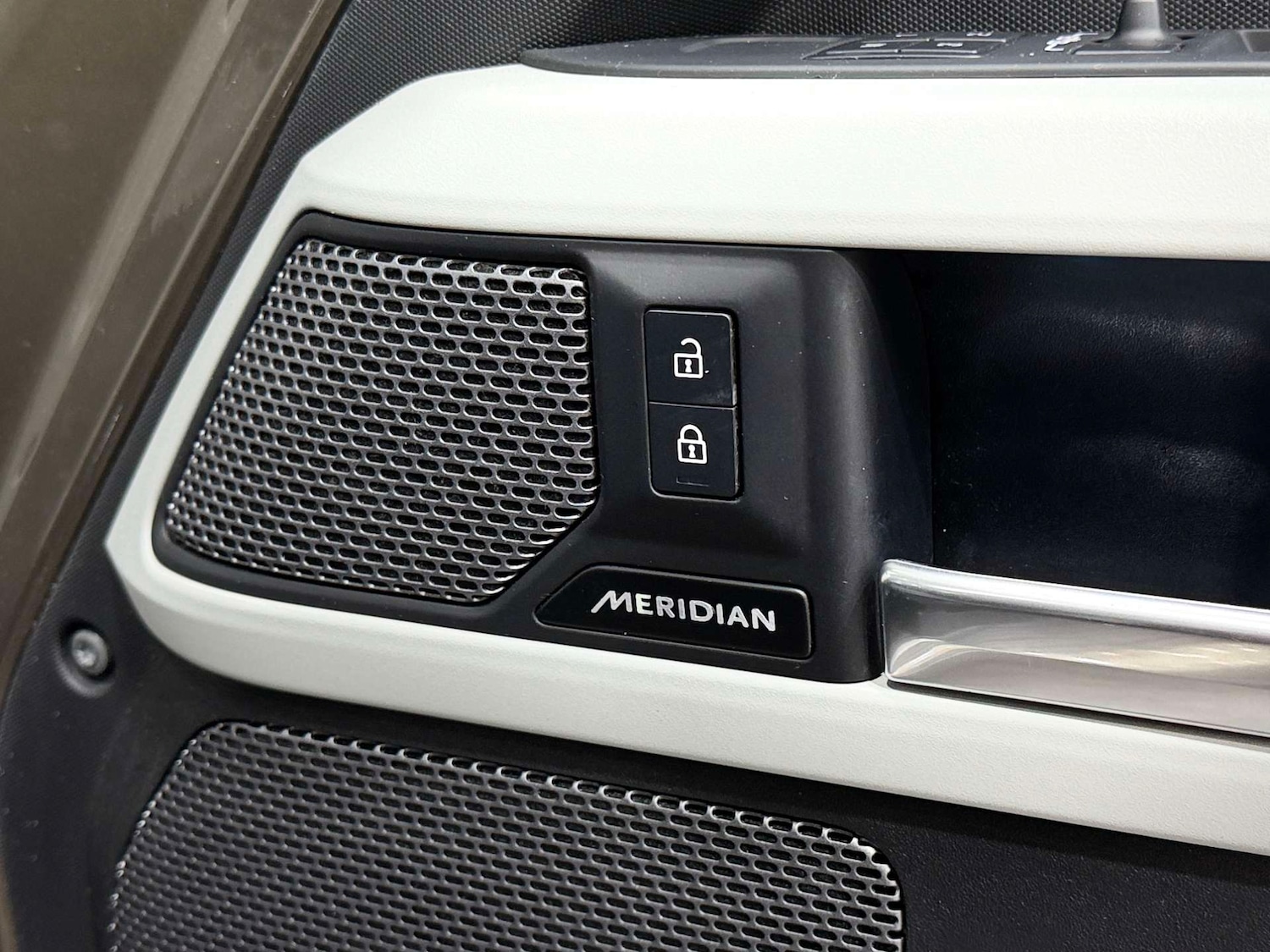 Used Land Rover Defender 2023 for sale - 76642919: Photo 38