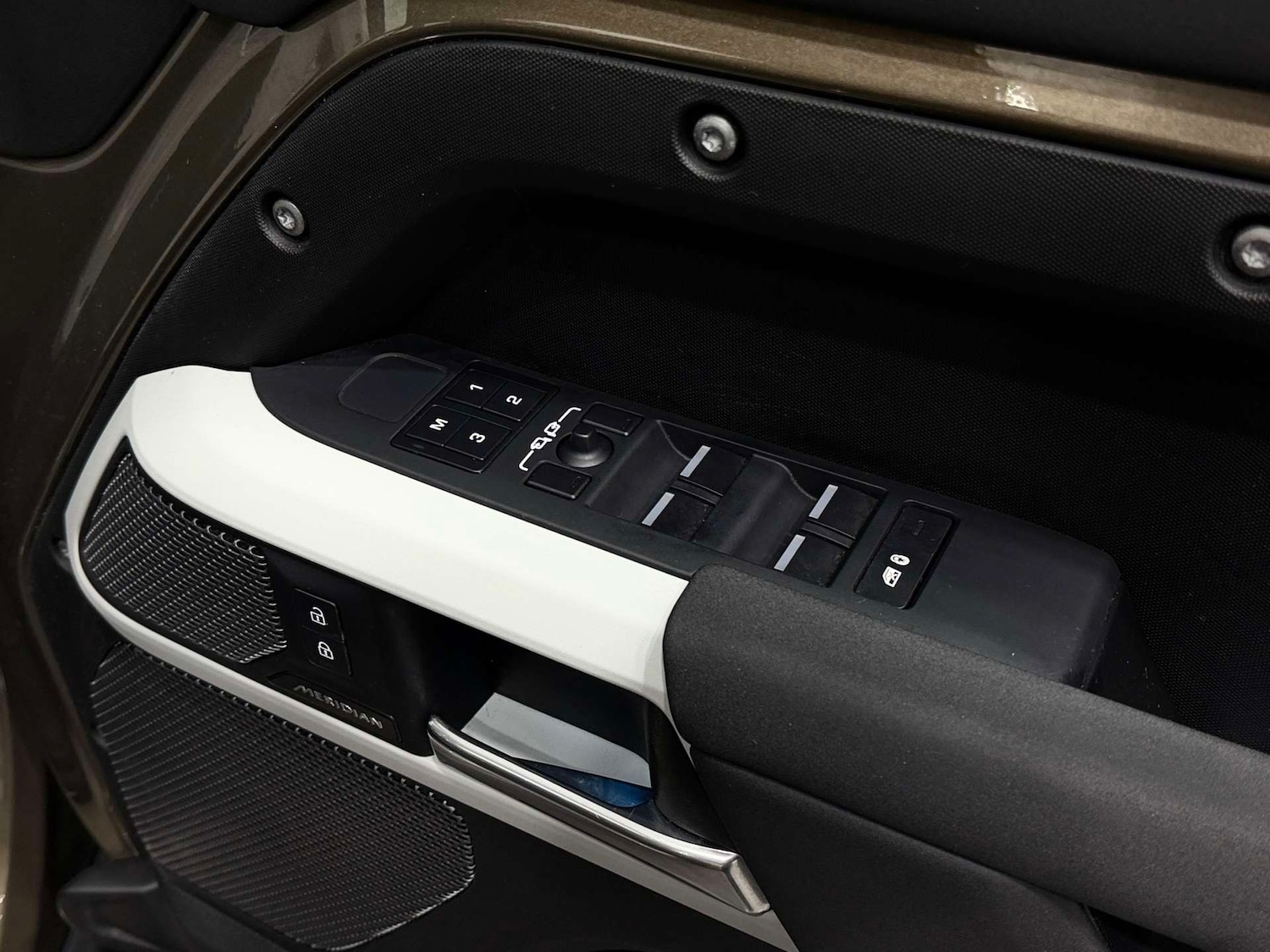 Used Land Rover Defender 2023 for sale - 76642919: Photo 39