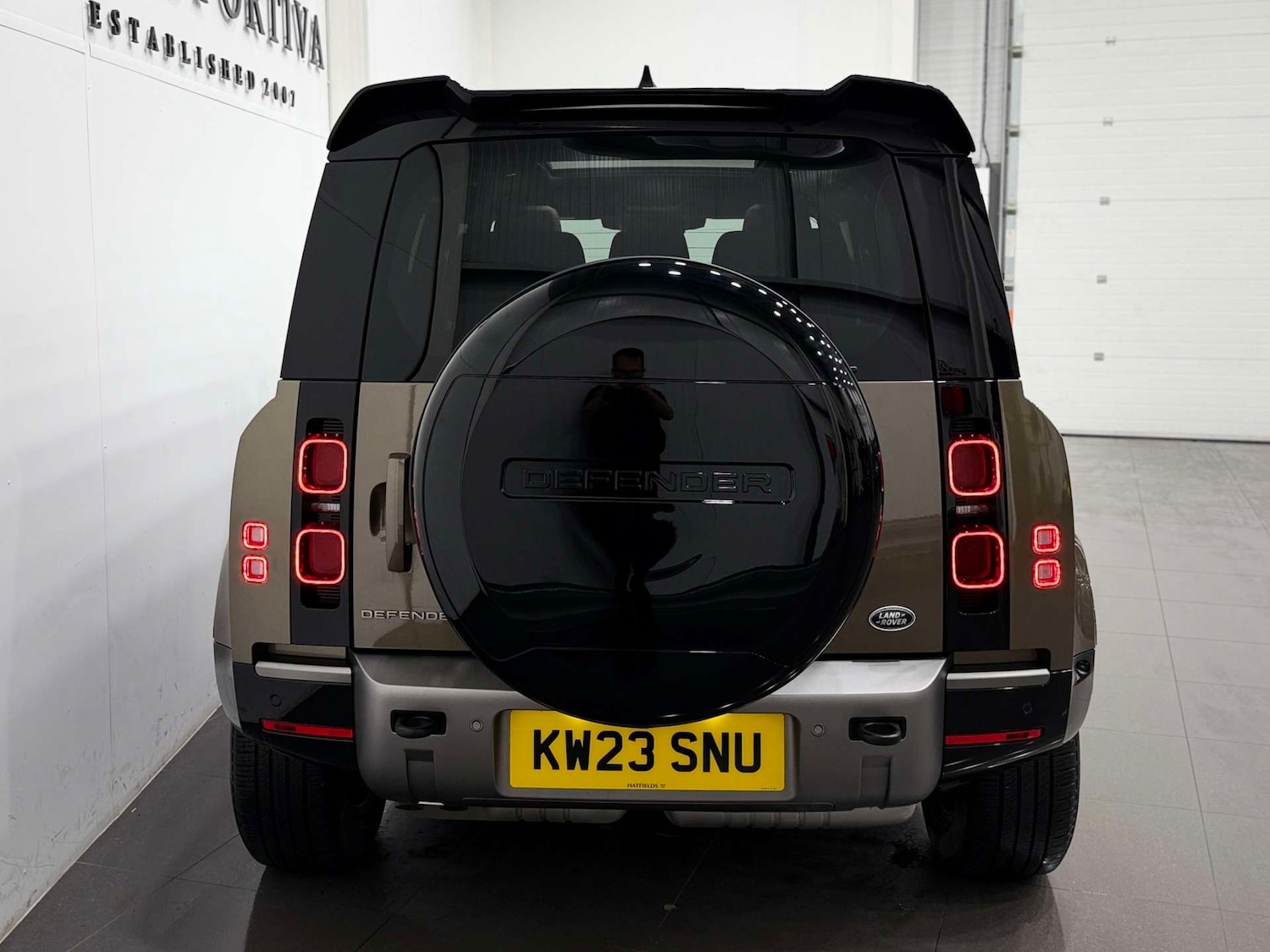 Used Land Rover Defender 2023 for sale - 76642919: Photo 9