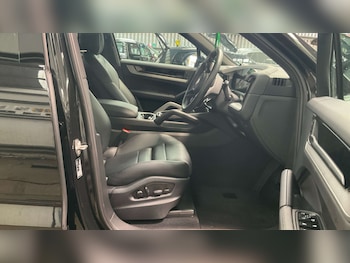 Used Porsche Cayenne 2024 for sale - 78873389: Photo
