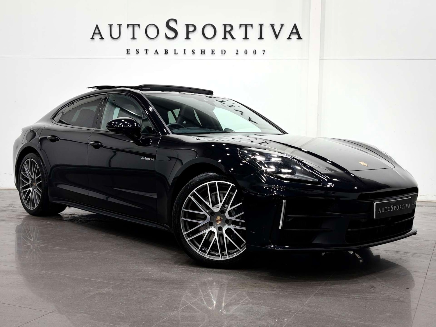 Used Porsche Panamera 2024 for sale - 76197231: Photo 1