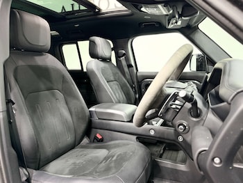 Used Land Rover Defender 2023 for sale - 78996998: Photo