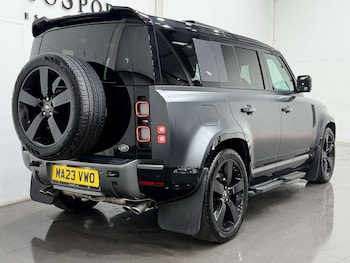 Used Land Rover Defender 2023 for sale - 78996998: Photo