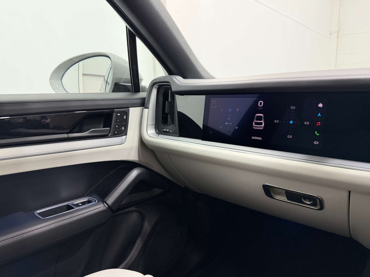 Used Porsche Cayenne 2023 for sale - 77833923: Photo 43