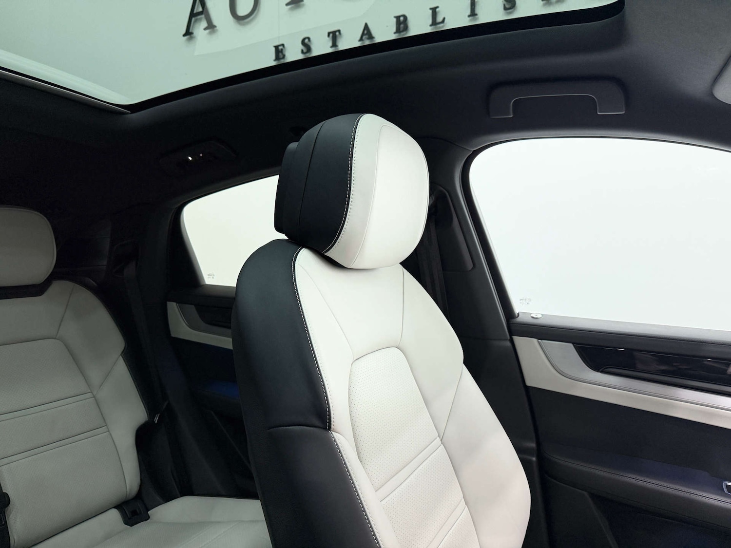 Used Porsche Cayenne 2023 for sale - 77833923: Photo 50