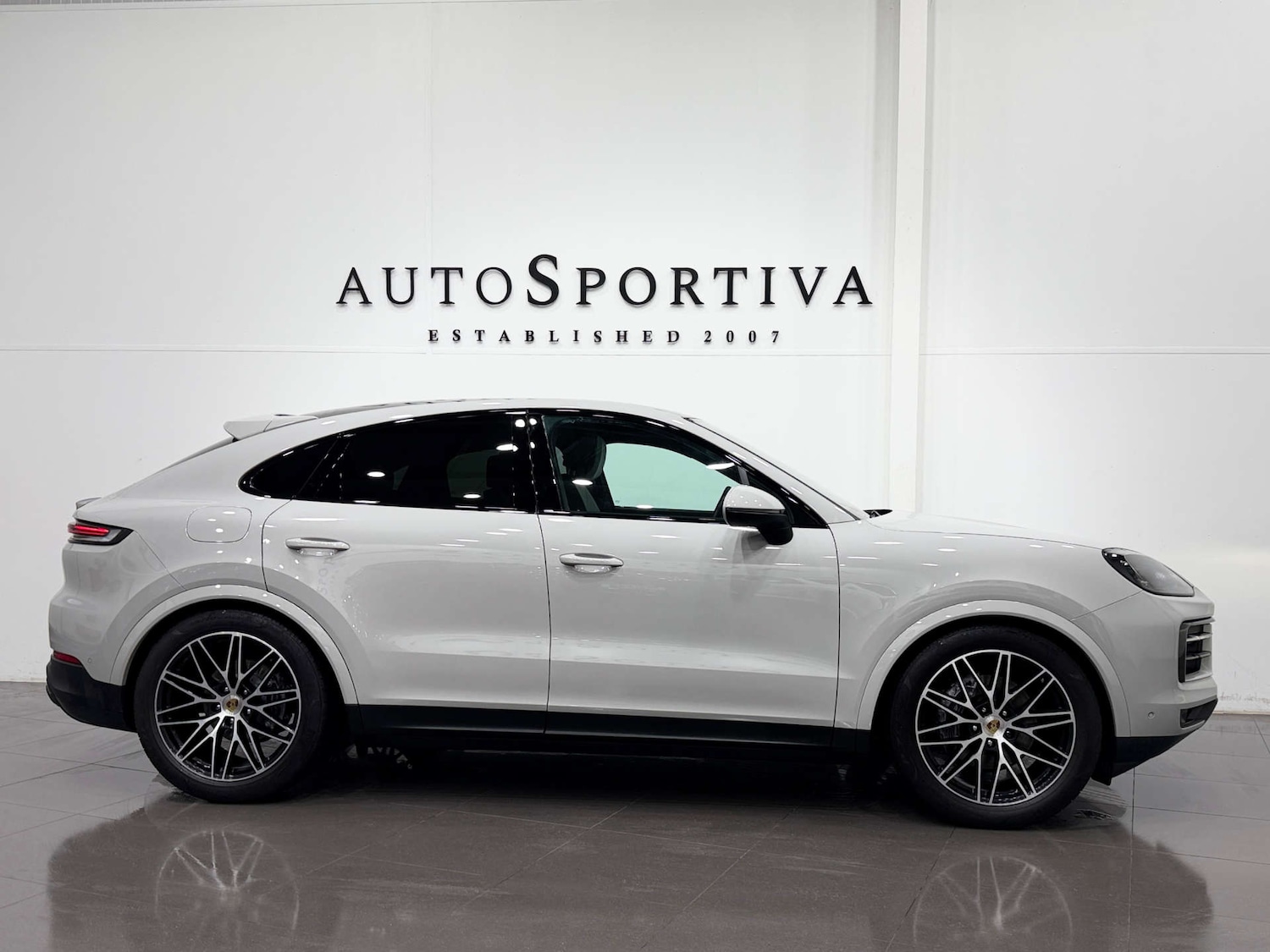 Used Porsche Cayenne 2023 for sale - 77833923: Photo 8