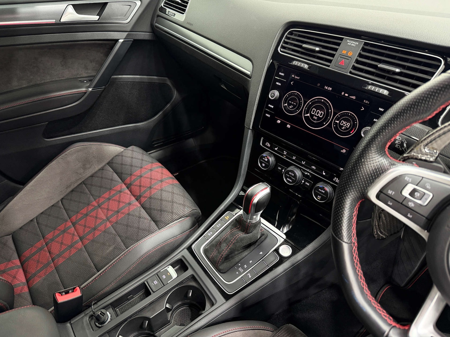 Used Volkswagen Golf 2019 for sale - 77227796: Photo 50