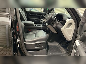 Used Land Rover Defender 2023 for sale - 77762403: Photo