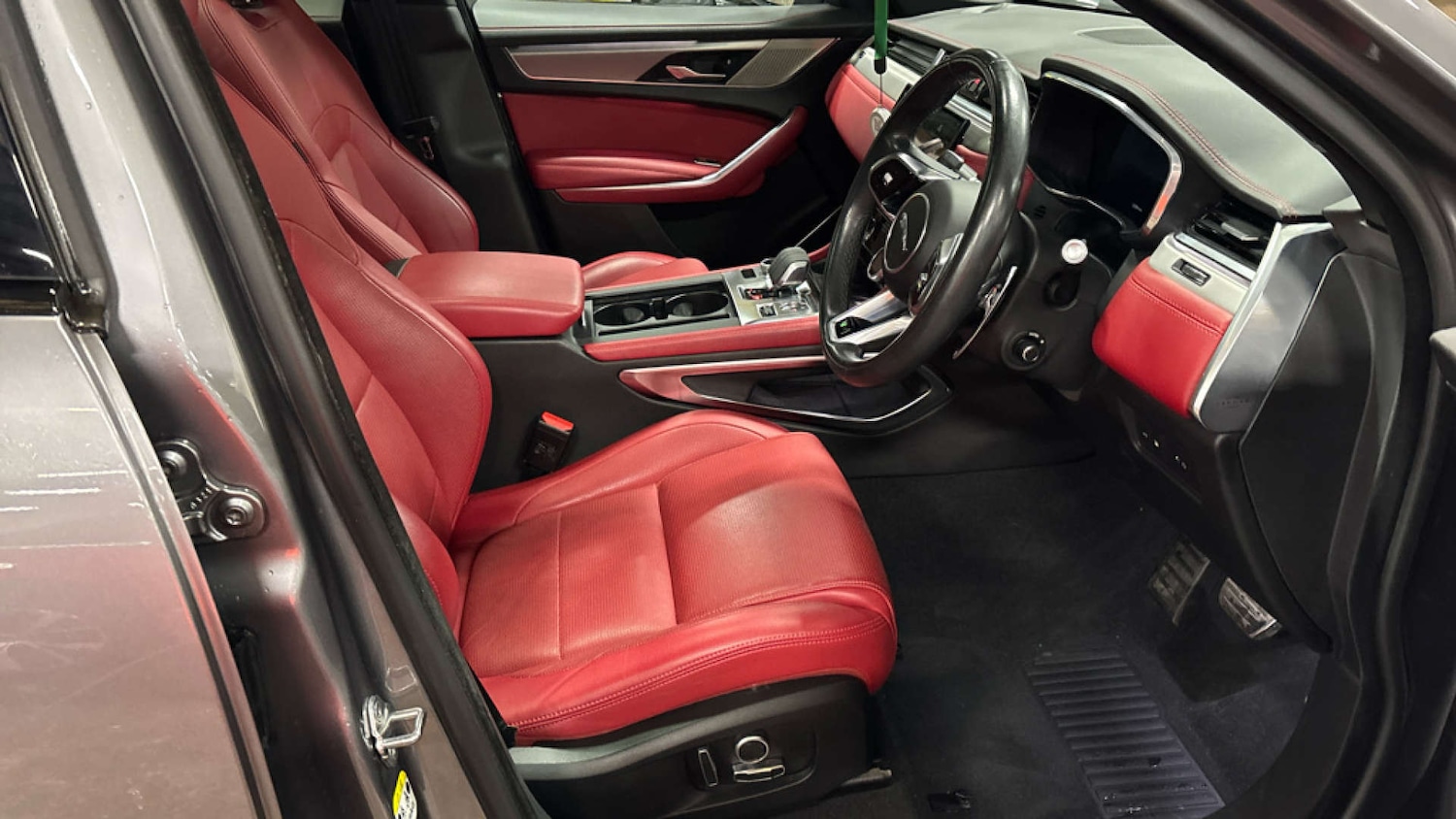 Used Jaguar F-Pace 2022 for sale - 76422526: Photo 2