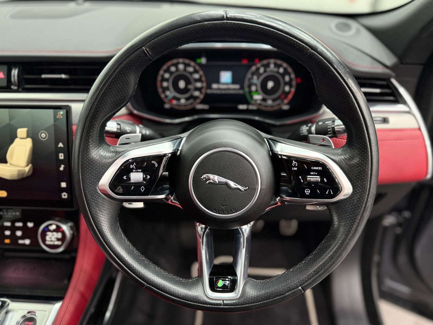 Used Jaguar F-Pace 2022 for sale - 76422526: Photo 25