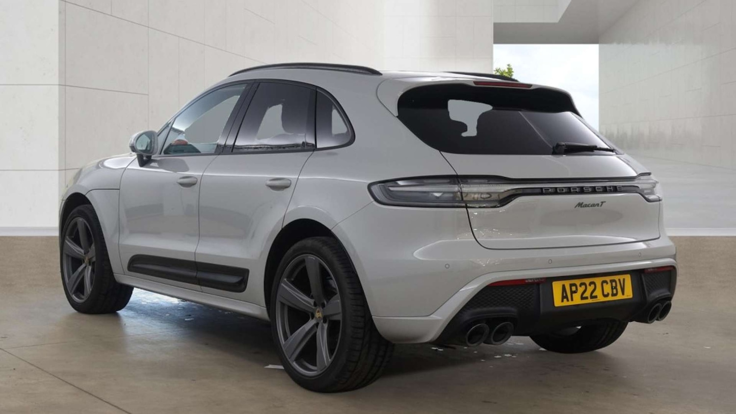 Used Porsche Macan 2022 for sale - 78182148: Photo 2