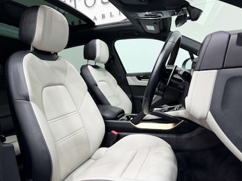 Used Porsche Cayenne 2024 for sale - 78568249: Photo