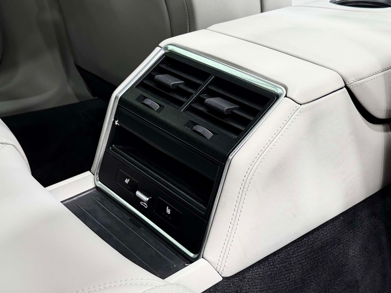 Used Porsche Panamera 2023 for sale - 77833933: Photo 21