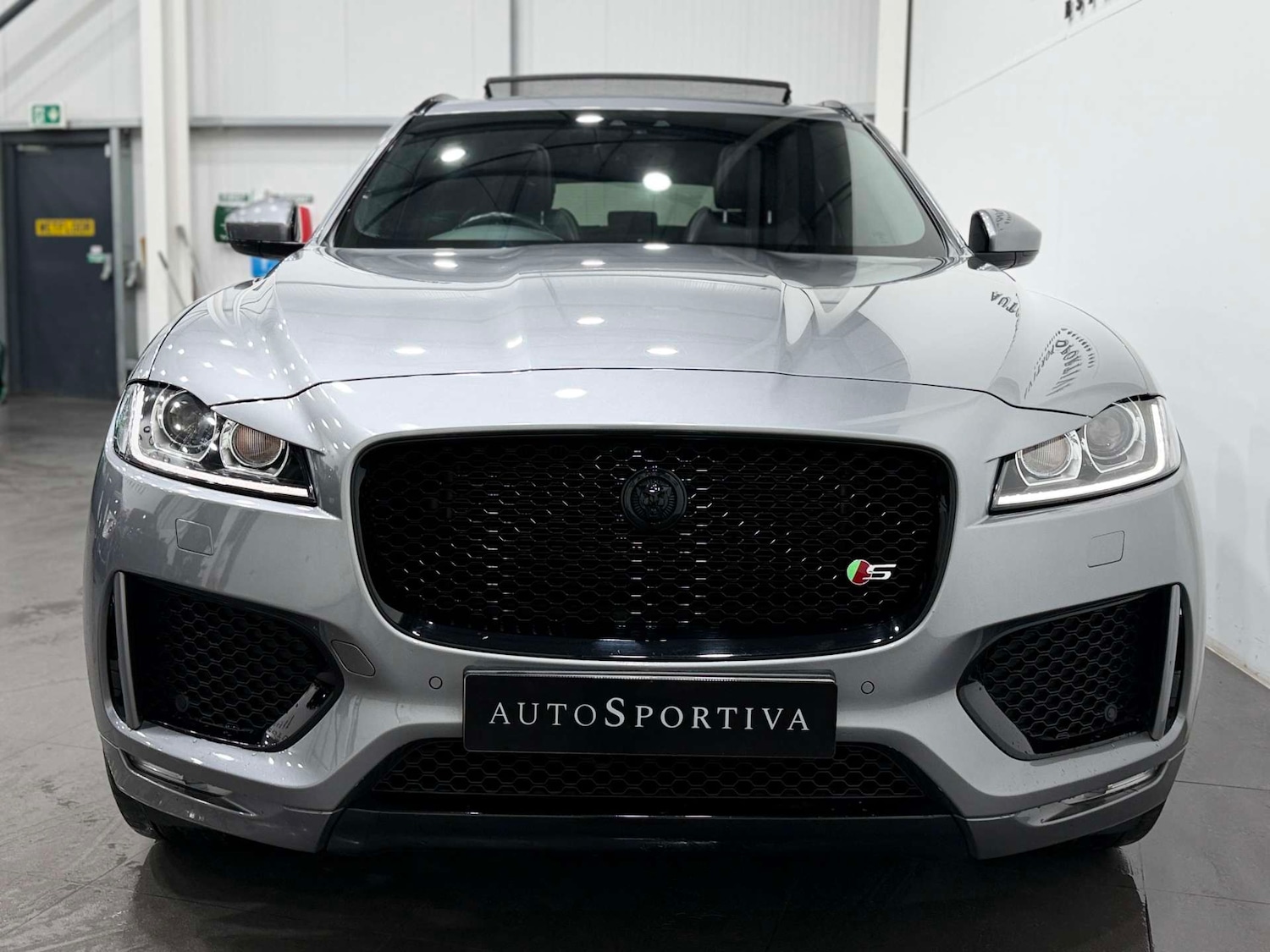 Used Jaguar F-Pace 2020 for sale - 77730159: Photo 9