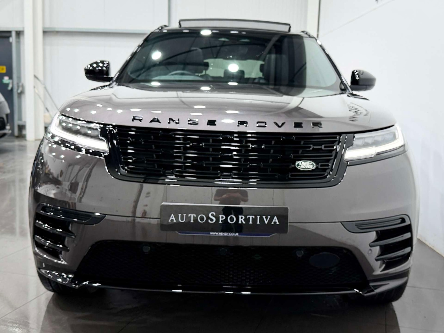 Used Land Rover Range Rover Velar 2023 for sale - 76402695: Photo 9