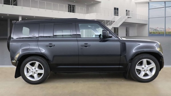 Used Land Rover Defender 2023 for sale - 76223029: Photo 3