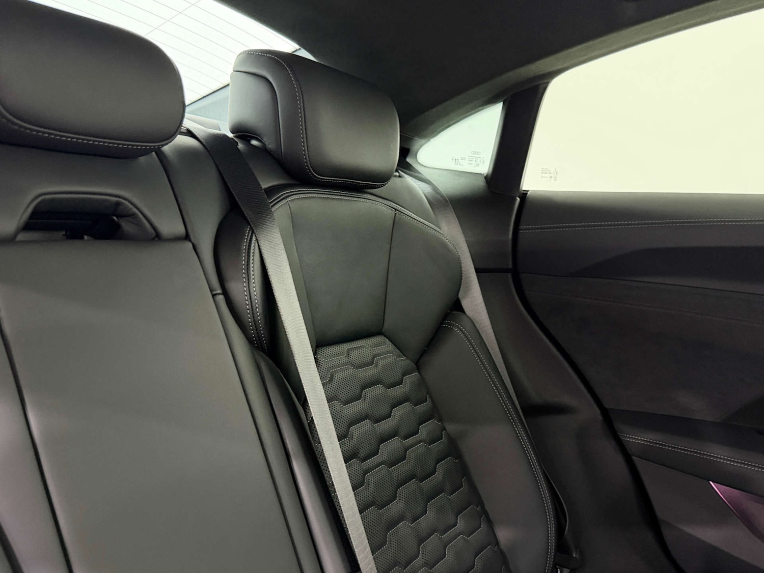 Used Audi RS e-tron GT 2023 for sale - 77833892: Photo 17