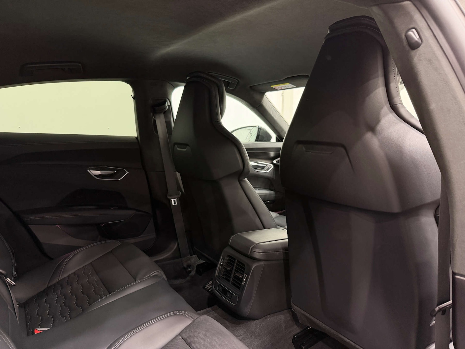 Used Audi RS e-tron GT 2023 for sale - 77833892: Photo 18