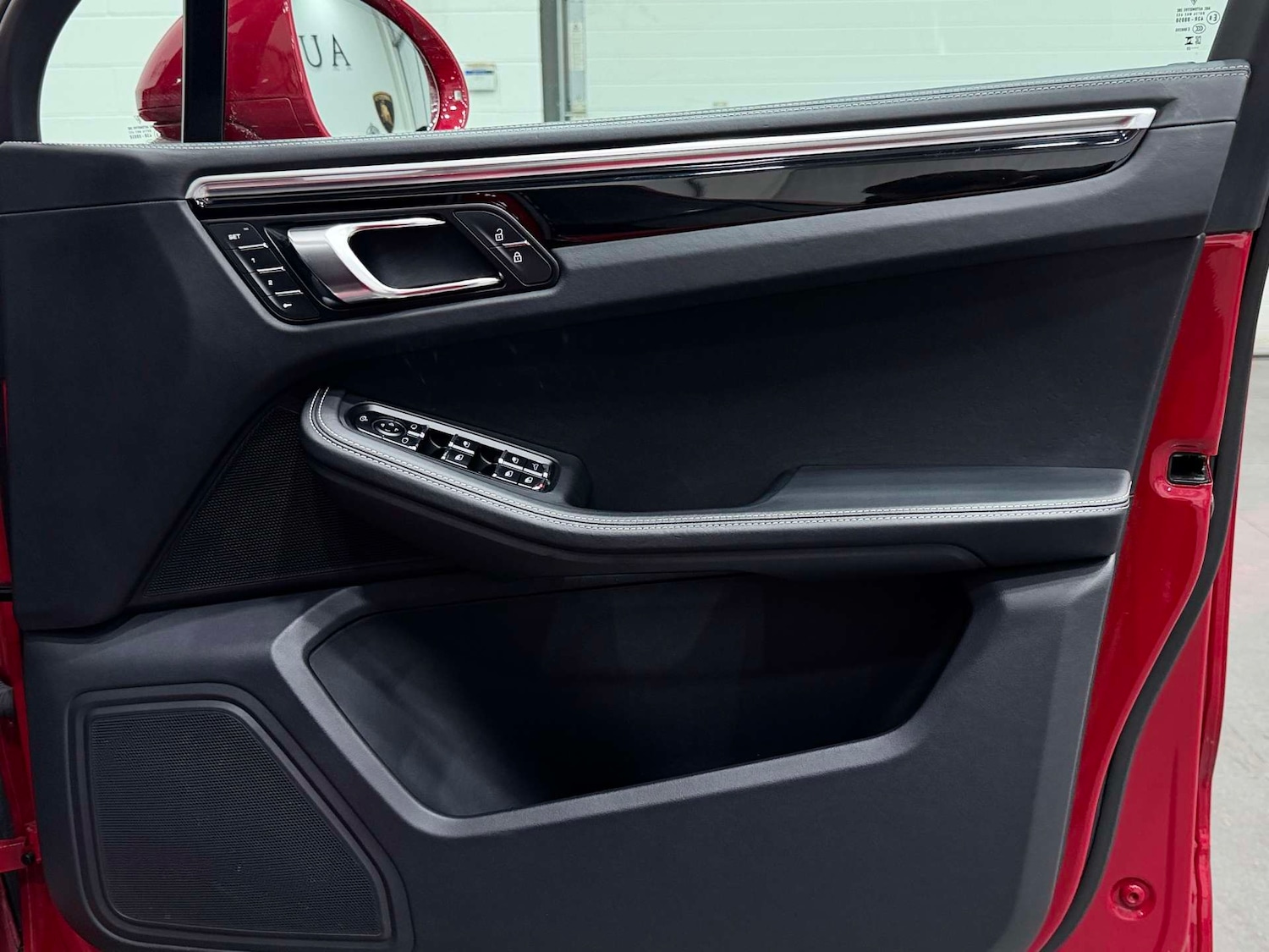 Used Porsche Macan 2023 for sale - 77833854: Photo 40