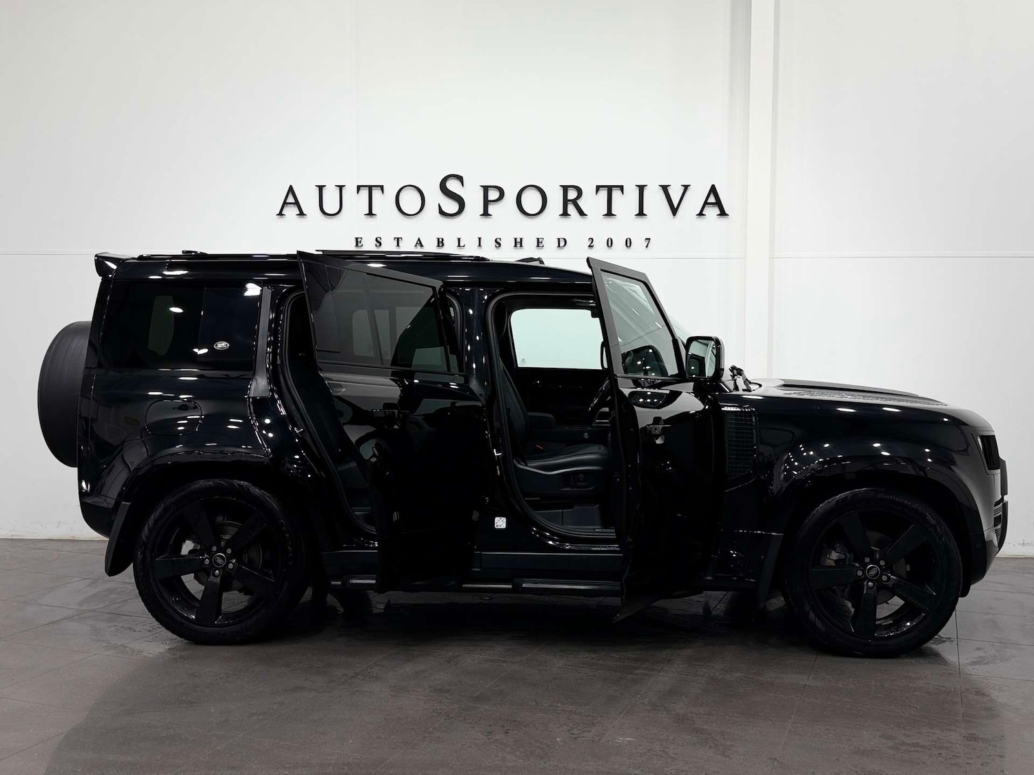 Used Land Rover Defender 2022 for sale - 77833917: Photo 15