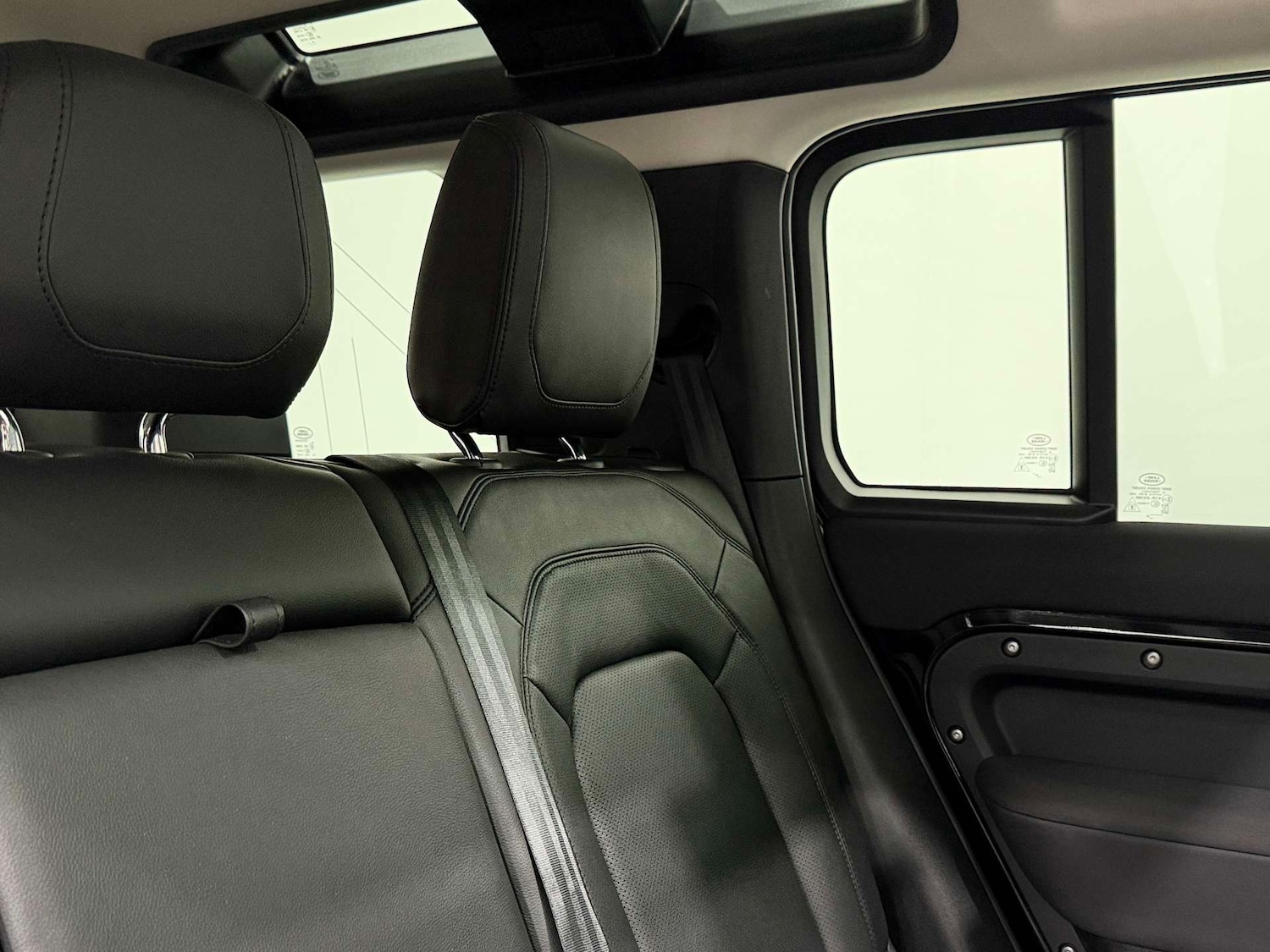 Used Land Rover Defender 2022 for sale - 77833917: Photo 17