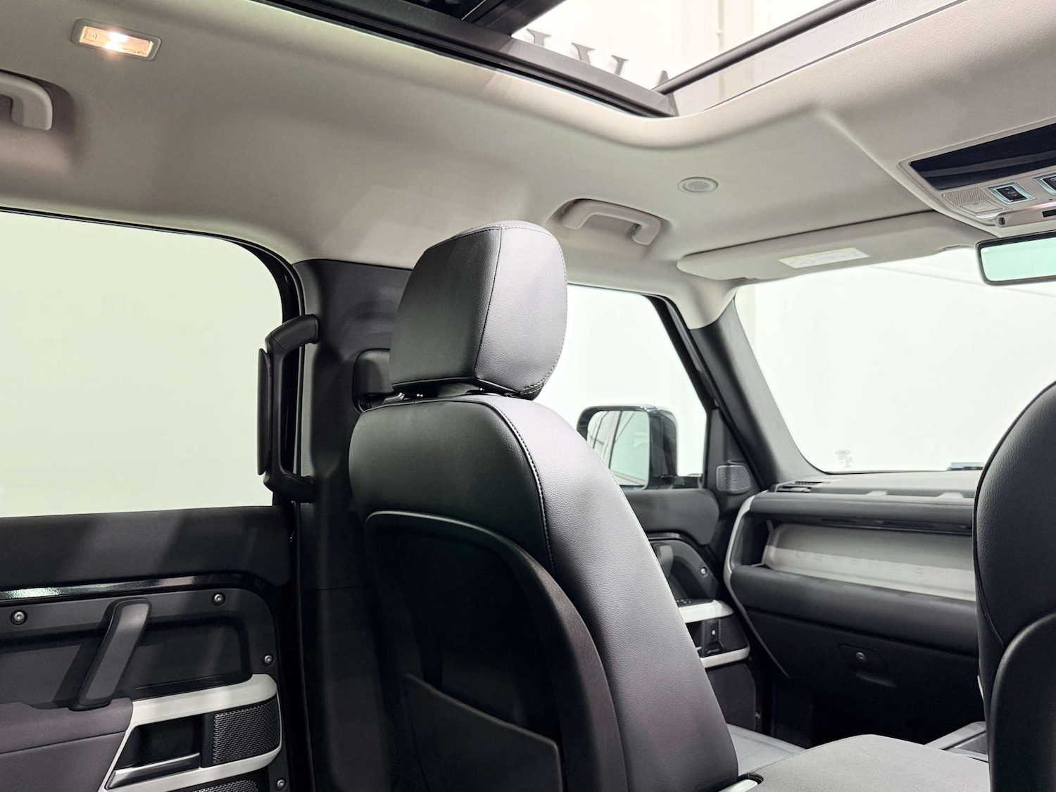 Used Land Rover Defender 2022 for sale - 77833917: Photo 19